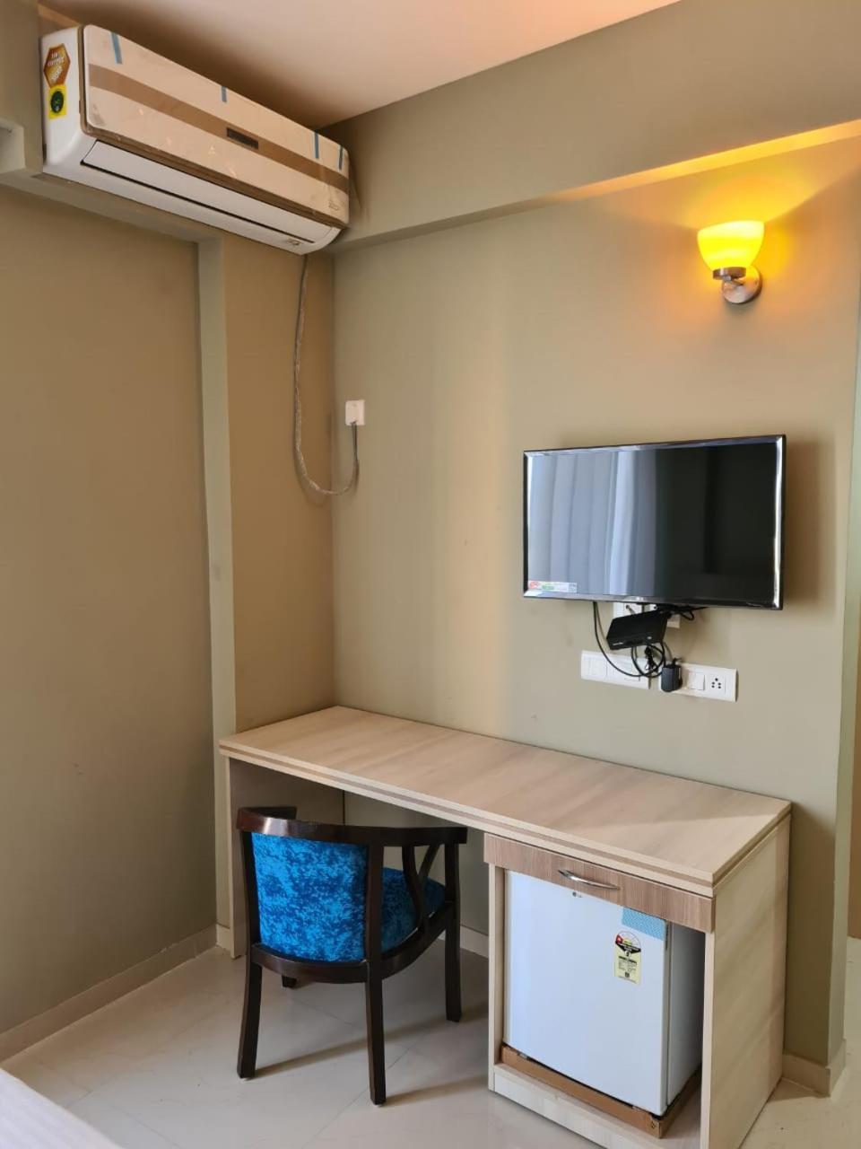 Dubey Homestay - 500 Meter From Temple Vrindāvan 外观 照片