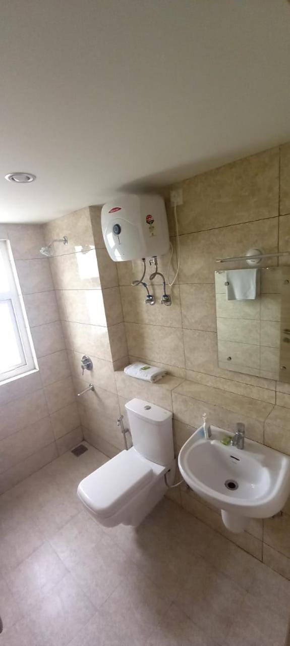 Dubey Homestay - 500 Meter From Temple Vrindāvan 外观 照片